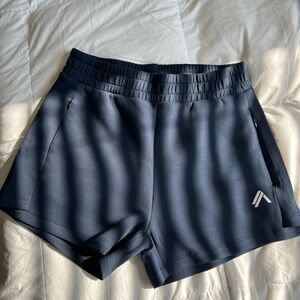 ALPHALETE LOUNGE SHORTS